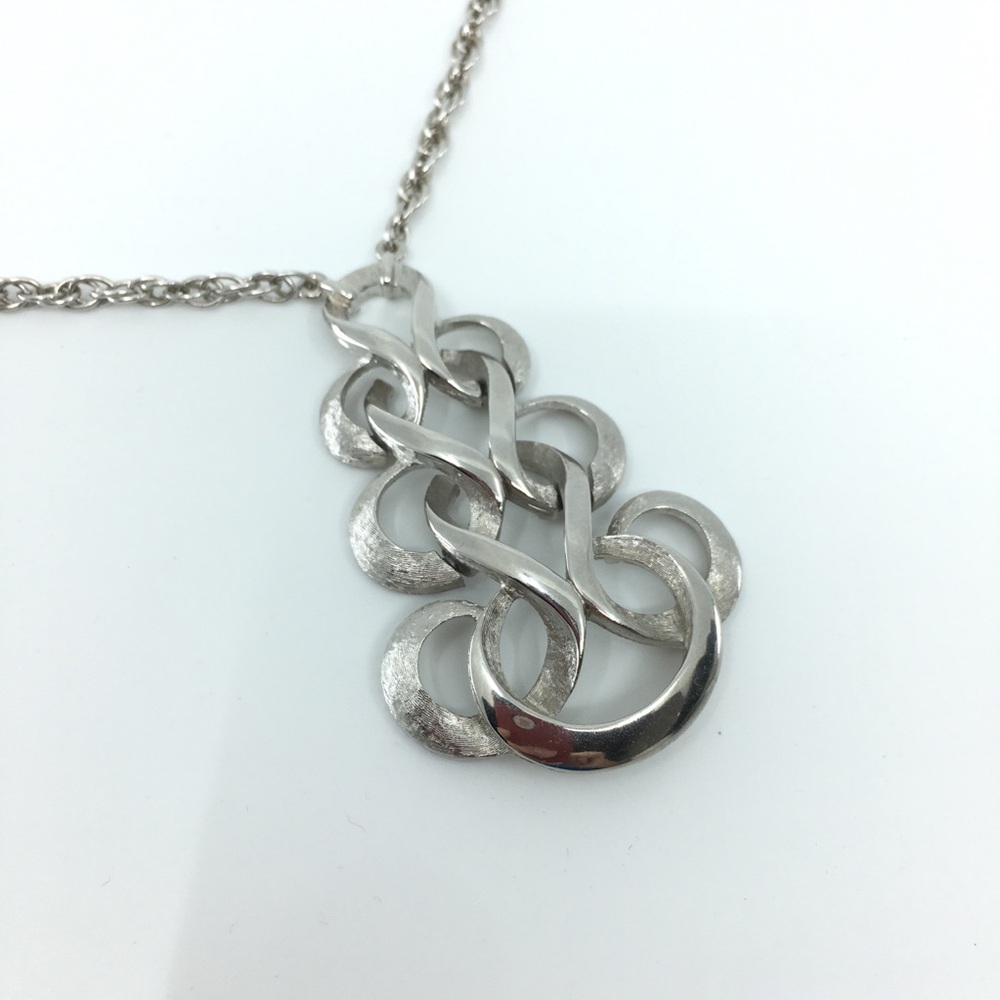 Vintage Signed Crown Trifari Silver-Tone Mod Scrolled Pendant Necklace VTG